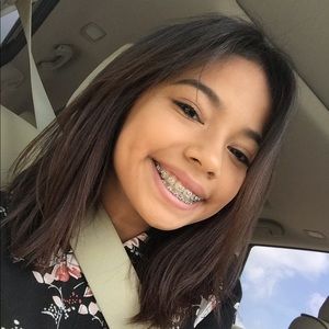 Meet your Posher, Danielle